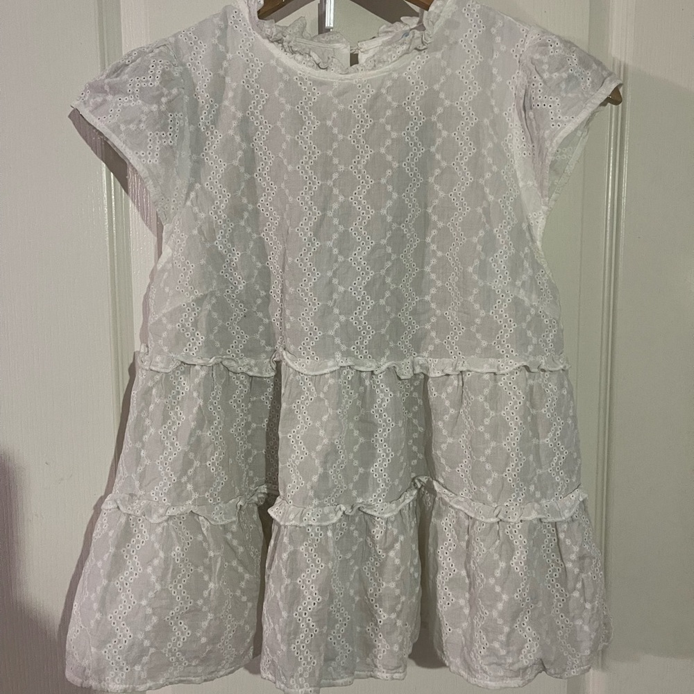 Chic White Tiered Lace Blouse‎